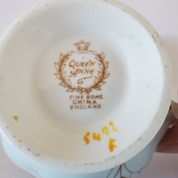 Vintage Queen Anne English Bone China Teacup and Saucer Set "Golden Wheat" - Picture 4 of 4